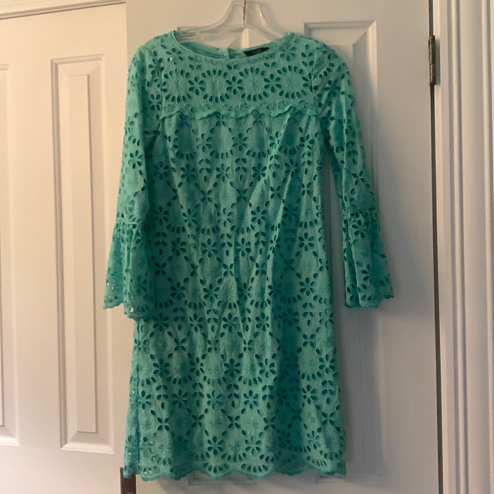 Bell sleeve dress in embroidered eyelet size 00
